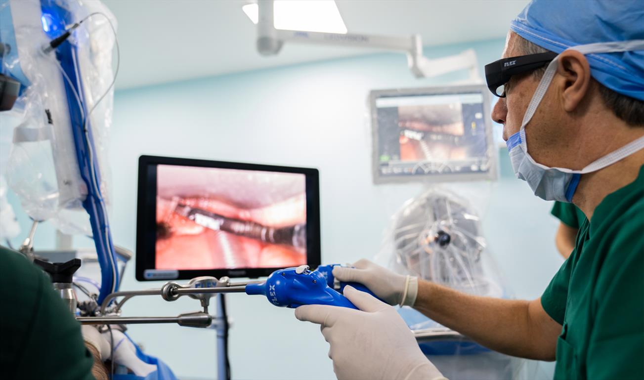 Using the latest advanced surgical robot technology in Performing Sensitive Surgeries